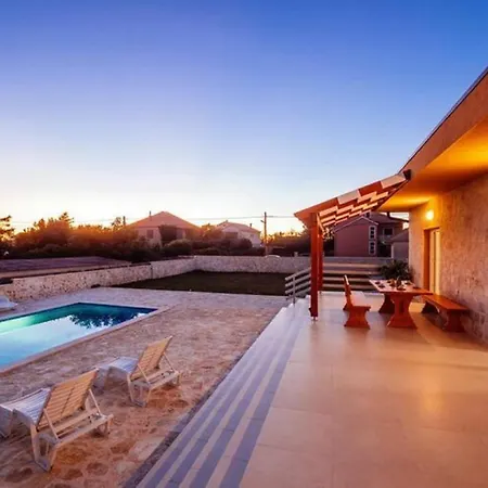 Holiday House Dulcina בית נופש פריבלאקה