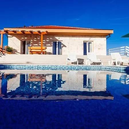 Casa de Férias Holiday House Dulcina Privlaka (Zadar)